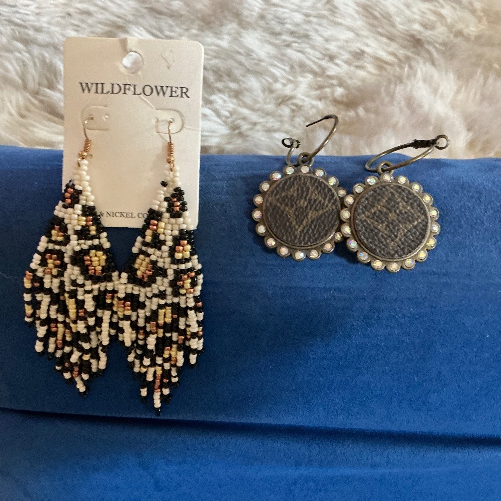 Set of earrings One LV upcycled